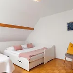 Alojamento de Acomodação e Pequeno-almoço Cozy House Close To Center