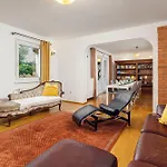 Alojamento de Acomodação e Pequeno-almoço Cozy House Close To Center