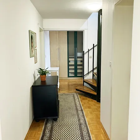 Cozy House Close To Center 4*