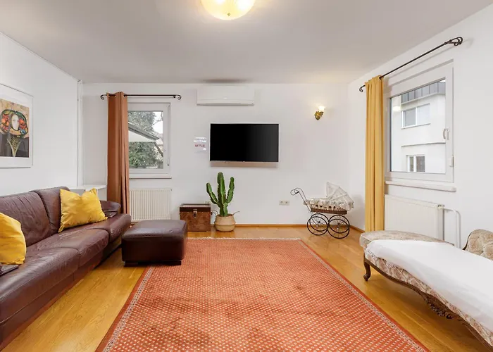 Bed & Breakfast Cozy House Close To Center 4*